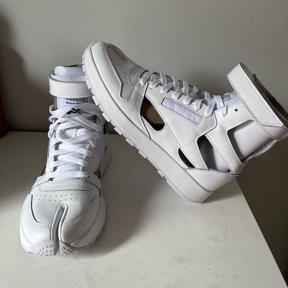 Maison Margiela / Reebok High top white leather Tabis
